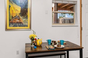 Dining - Ski Discounts! Eclectic Condo 5-min to Meow Wolf (Santa Fe)