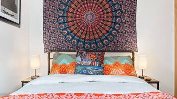 2 bedrooms, desk, iron/ironing board, travel cot