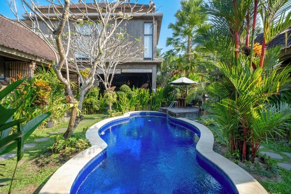 Outdoor pool - Elemento Homestay Badung (Abiansemal)