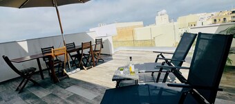 Luxurious Brand New 3 Bedroomed Penthouse fully Air conditioned