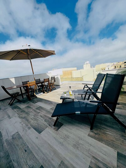 Luxurious Brand New 3 Bedroomed Penthouse fully Air conditioned