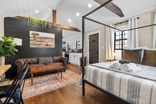 Cottage 10-Modern Farmhouse