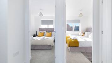 5 bedrooms, iron/ironing board, free WiFi, bed sheets