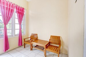 Double Room | Desk, laptop workspace, blackout drapes, free WiFi - Hotel O Ramayana (Bandungan)