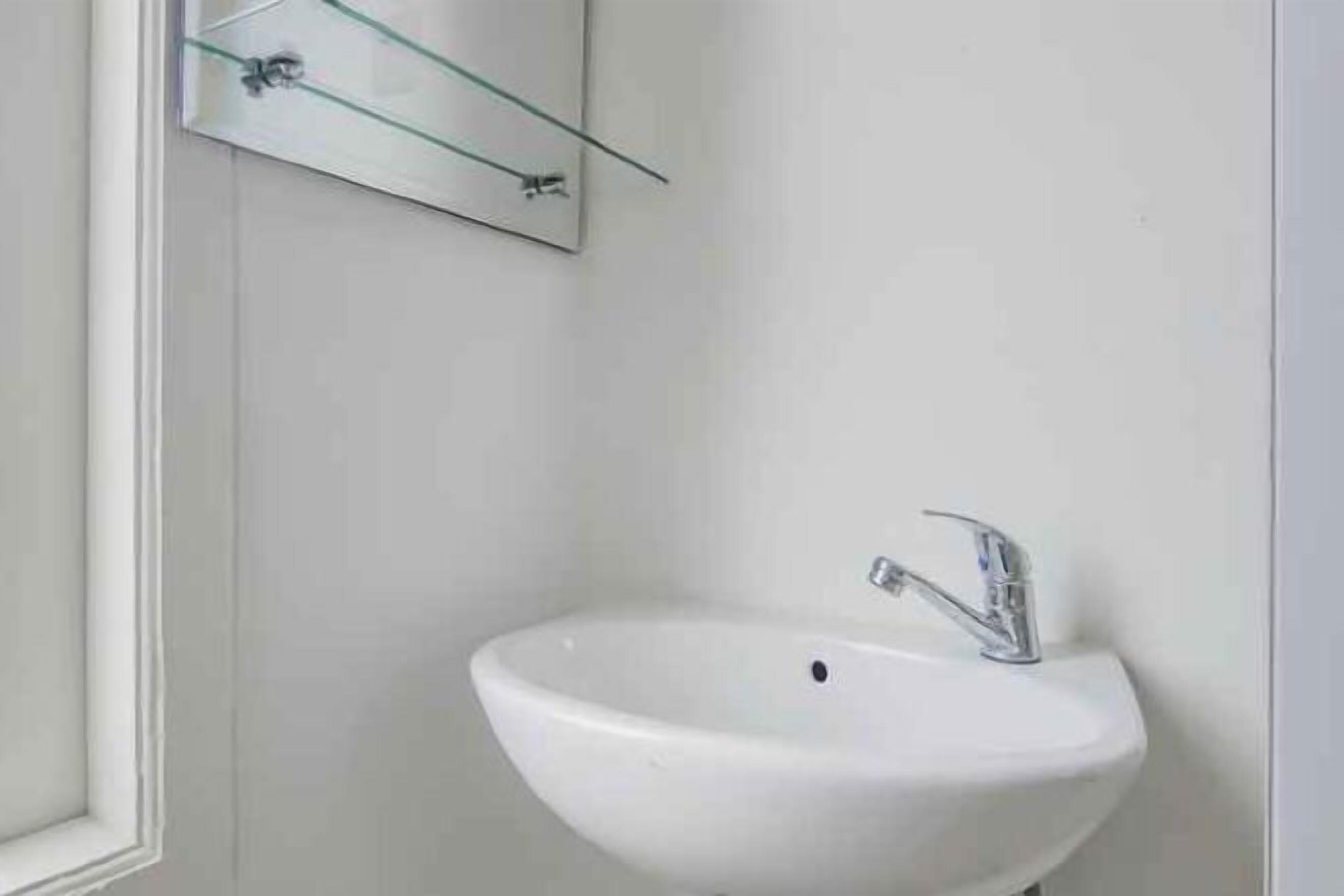 Bathroom | Shower, towels, toilet paper