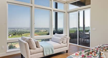 Magnificent Panoramic Valley and Vineyard Views, Single Level Two Guest Suite Layout, Amazing Deck