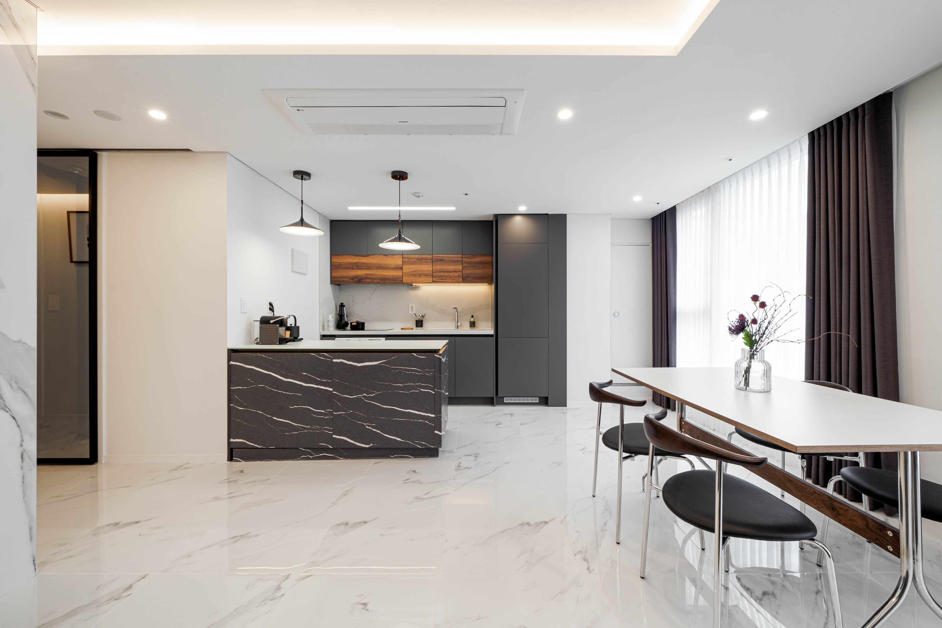 Habitación familiar, 2 habitaciones | Cocina privada | Frigorífico, microondas, máquina de café espresso y hervidor eléctrico
