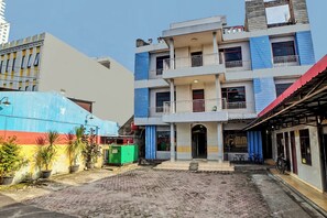 Exterior - Hotel O Serena Anggrek (Medan)