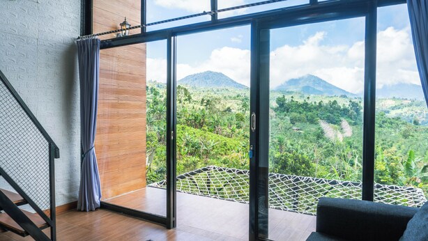 Cabaña, 2 camas matrimoniales, vista a la montaña | Área de sala de estar