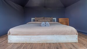 Tienda de campaña estándar, 1 cama matrimonial, para no fumadores, vista a la montaña
