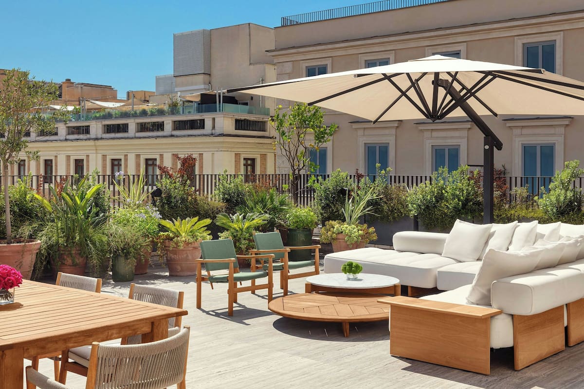 Penthouse, 1 Bedroom, Terrace (Terrace) | Premium bedding, minibar, in-room safe, individually decorated