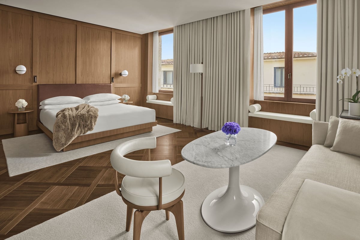 Ropa de cama de alta calidad y minibar