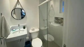 Shower, free toiletries, hair dryer, towels - Complete house with 2 bedrooms 5 minutes from Rua das Pedras (Armação dos Búzios)