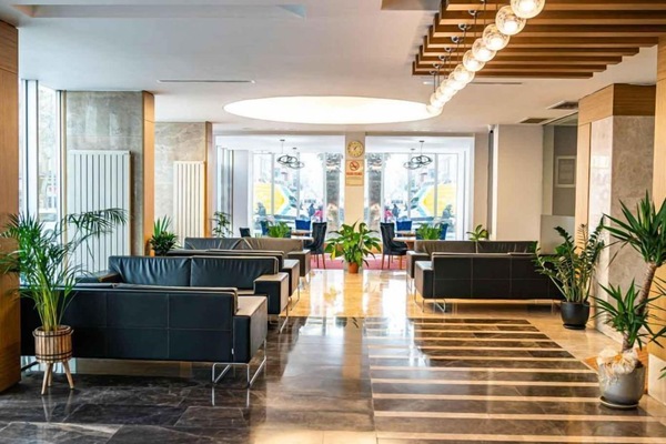 Lobby lounge
