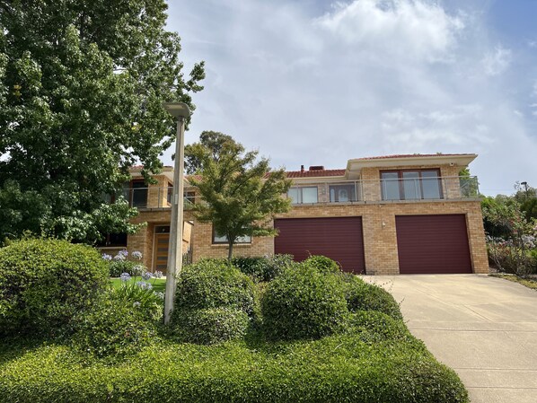 Exterior - Studio At the Back of Mount Taylor (Pearce)