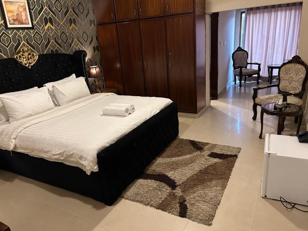 Setrika/meja setrika dan Wi-Fi gratis