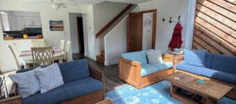 Cozy cottage in a quiet neighborhood 1 mile to Bethany Beach.