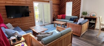 Cozy cottage in a quiet neighborhood 1 mile to Bethany Beach. 