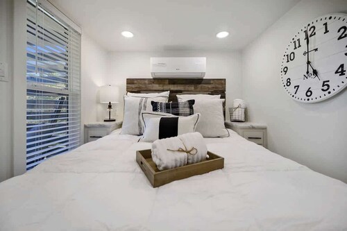 Secluded Lake View Tiny Home with Amazing Views