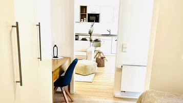 1 Schlafzimmer, Schreibtisch, Reisekinderbett, kostenloses WLAN