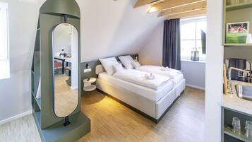 Studio, niet-roken | Een minibar, een laptopwerkplek, verduisterende gordijnen