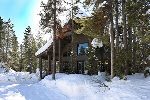 Exterior - Newly Built!|5 Bed 4 Bath|Hot Tub|25 Miles to Yellowstone (Island Park)