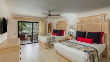 Suite estudio Prestigio, 1 cama Queen size y sofá cama, balcón, vista a la alberca | Área de sala de estar | Televisión de pantalla plana de 43 pulgadas con canales vía satélite