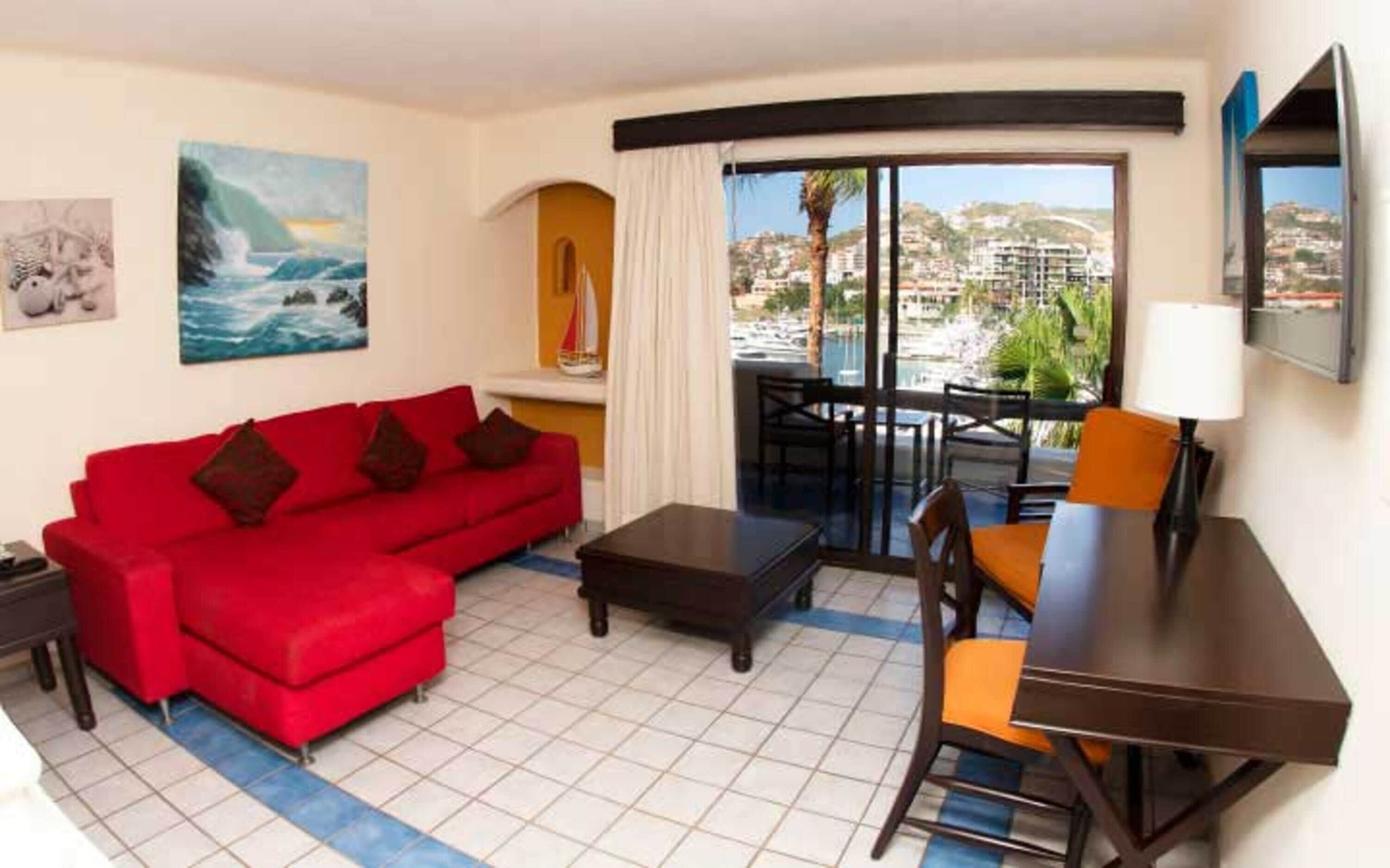 Suite Prestigio, 2 habitaciones, balcón, vista a la alberca | Sala de estar | Televisión de pantalla plana de 43 pulgadas con canales vía satélite 