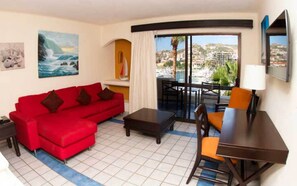 Signature-Suite, 2 Schlafzimmer, Balkon, Poolblick | Wohnzimmer
