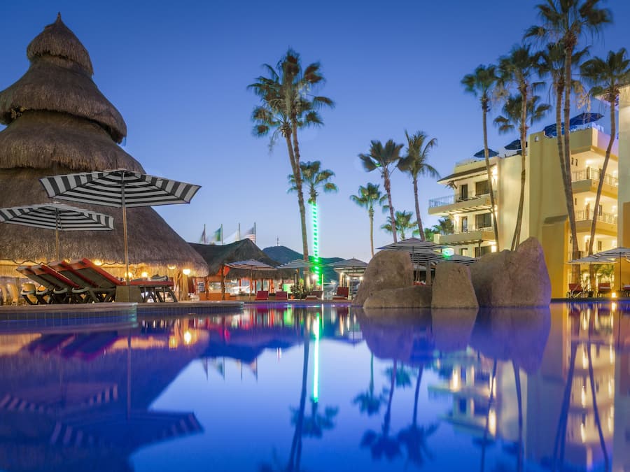 2 utendørsbassenger