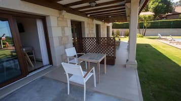 Standard Double Room | Terrace/patio