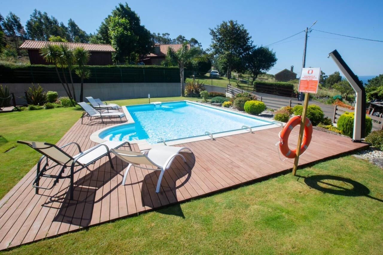 Een seizoensgebonden buitenzwembad