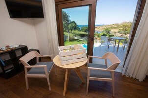 Ropa de cama hipoalergénica y minibar 