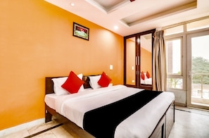 Premium bedding, minibar, individually decorated, individually furnished