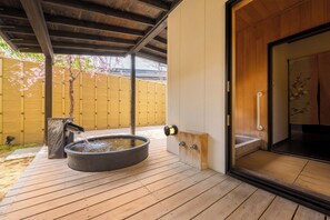 Premium Quadruple Room, Non Smoking | Bathroom | Free toiletries, hair dryer, slippers, electronic bidet - Ichiraku tendo spa & brewery (Tendo)