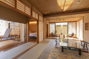 Caja de seguridad en la habitación y cortinas blackout 