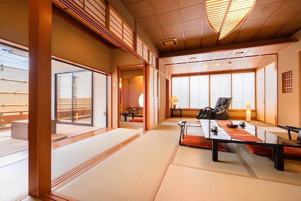 Kamar Keluarga, Bebas Asap Rokok, kamar mandi pribadi | Brankas, tirai kedap cahaya, setrika/meja setrika, dan Wi-Fi gratis