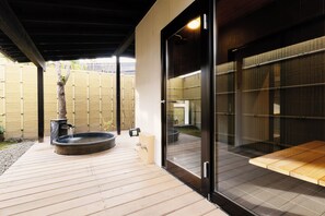 Premium Quadruple Room, Non Smoking | Bathroom | Free toiletries, hair dryer, slippers, electronic bidet - Ichiraku tendo spa & brewery (Tendo)