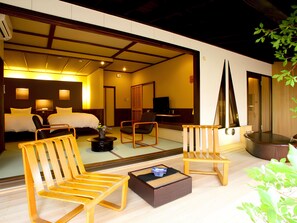 Caja de seguridad en la habitación y cortinas blackout 