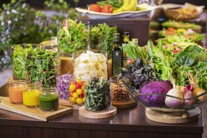 Free daily buffet breakfast - Ichiraku tendo spa & brewery (Tendo)