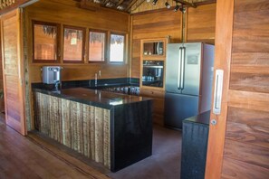 Fridge, microwave, oven, stovetop - Rancho do Kite Villas (Ceará)