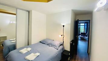 1 slaapkamer, een bureau, een strijkplank/strijkijzer, gratis wifi