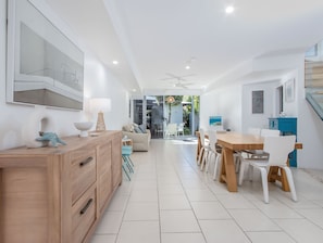 Dining - Stunning She Oak Lane - 2 Bedroom Apartment! (Tweed)