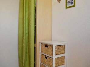 Interior - Bright 2-room apartment, sleeps 6, Narbonne Beach (Narbonne)