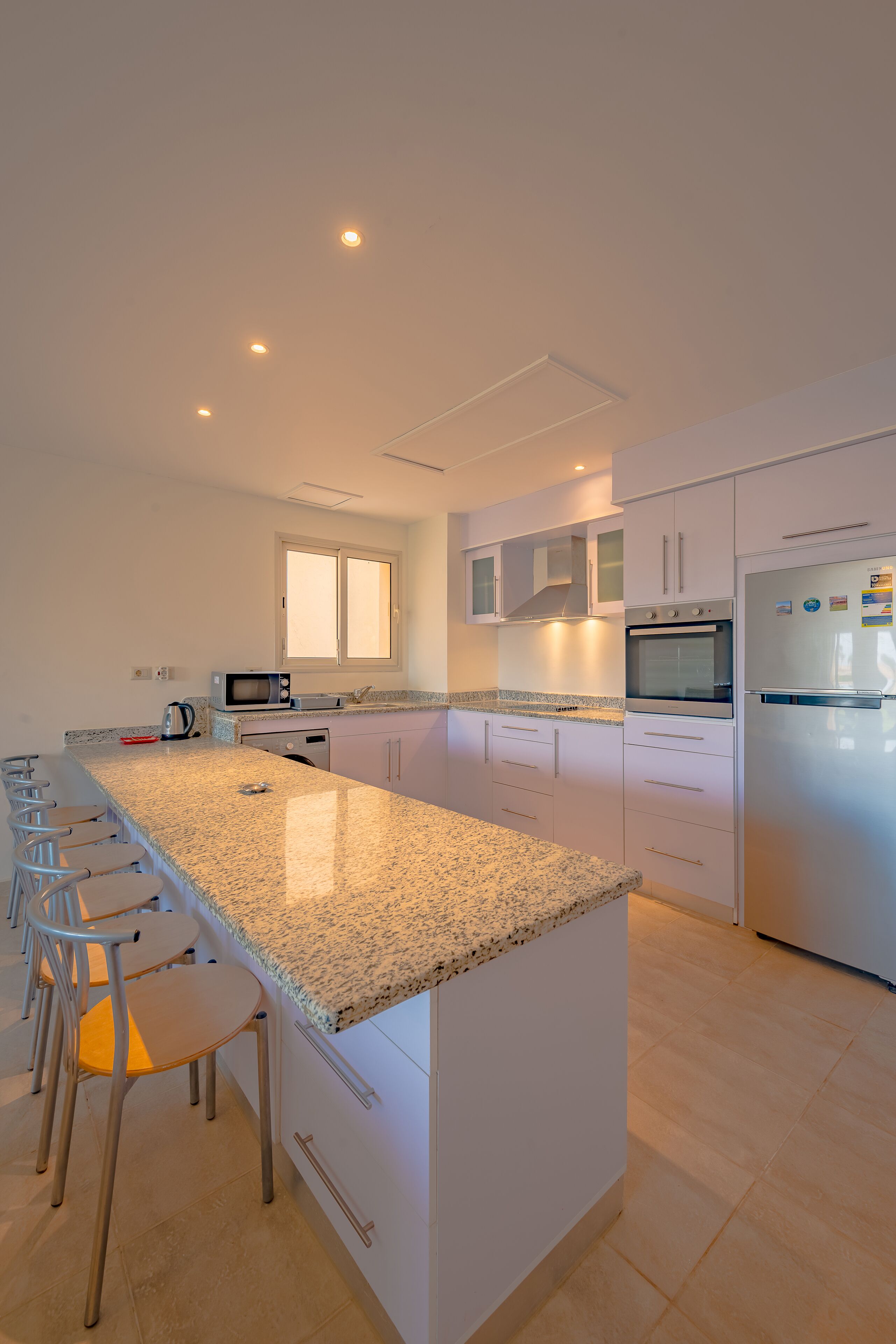Luxury-Apartment | Eigene Küche | Mikrowelle, Ofen, Wasserkocher, Kochgeschirr/Geschirr/Besteck