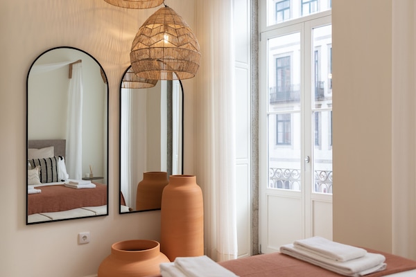 Superior Apartment | Iron/ironing board, free WiFi, bed sheets