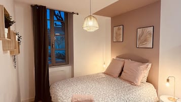 1 bedroom, desk, iron/ironing board, free WiFi