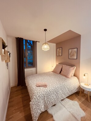1 chambre, bureau, fer et planche à repasser, Wi-Fi gratuit