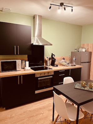 Fridge, microwave, oven, stovetop - 🌟 Cosy Gannat 🌟 (Gannat)