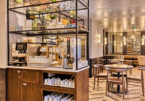 Lounge - Hub By Premier Inn London Clerkenwell (London)